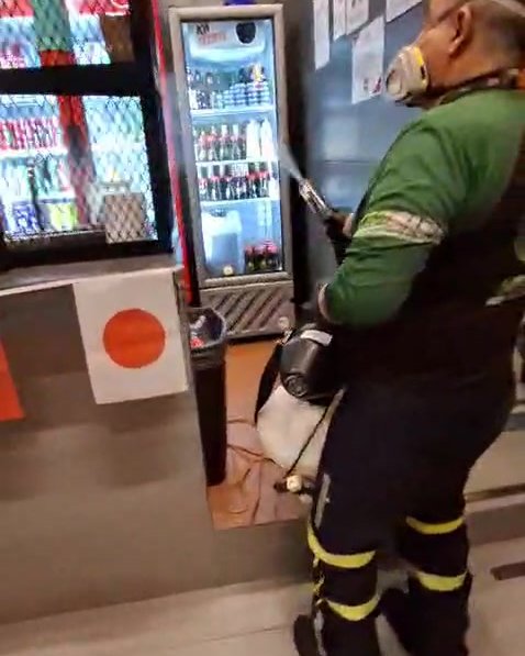 Técnico aplicando tratamiento focalizado